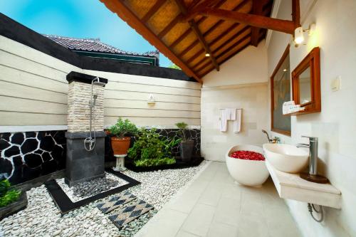 Bali Taman Beach Resort & Spa