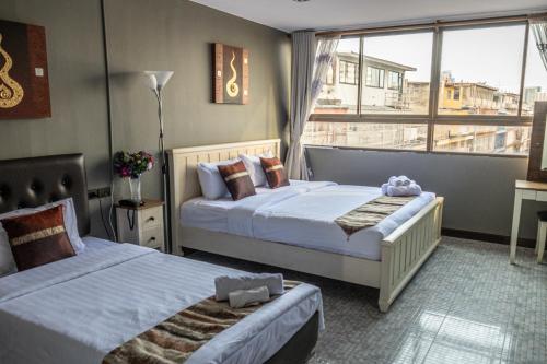 room detail thumbnail 0