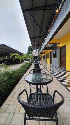 Intraplace Hotel