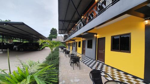 Intraplace Hotel