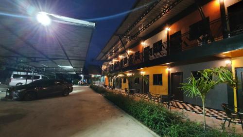 Intraplace Hotel