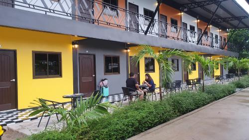 Intraplace Hotel