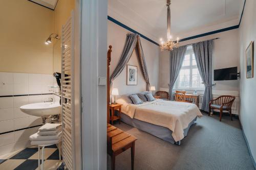 2 twin beds