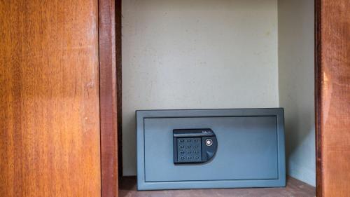 Room in BB - Trendy Deluxe Single Rooms In Masaka - 1