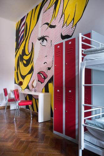 Art Hole Hostel