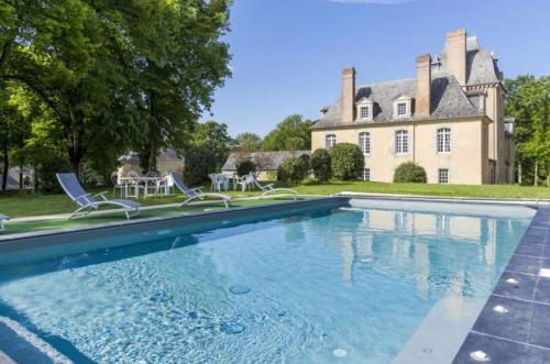 Demeure de 5 chambres a Poligne avec piscine privee jardin amenage et WiFi a 90 km de la plage gîte à louer Saint-Malo-de-Phily