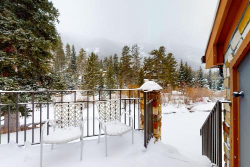 Spacious Creekside 3 Bedroom East Vail Townhome #D5 - image 2