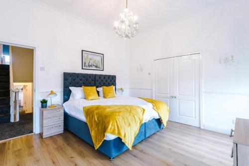 The Exquisite House Of Manchester Sleeps 10, Cheetham, Greater Manchester