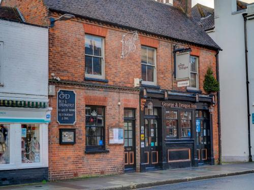 OYO George & Dragon Inn - image 13