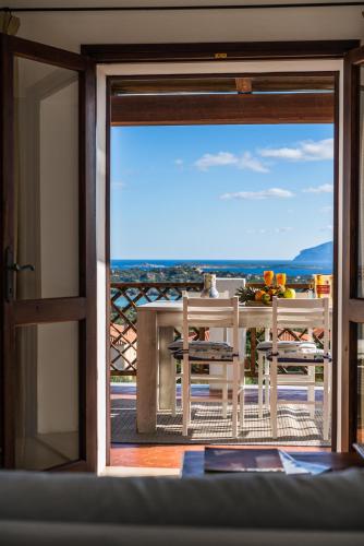 Emerald Seaview & Pool Apartments gîte à louer Abbiadori