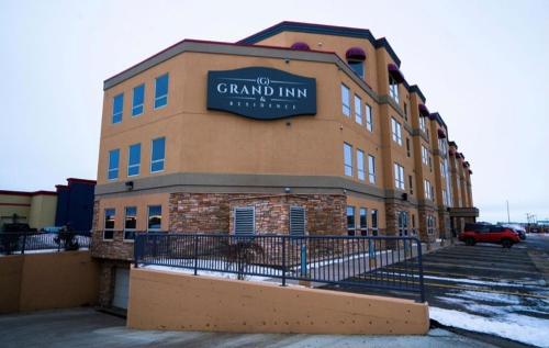 . Grand Inn & Residence- Grande Prairie