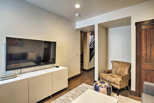 Stunning Breckenridge Home with Hot Tub Explore DT! - image 6