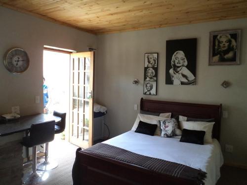 Stables and Farmhouse self catering and overnight accommodation establishments