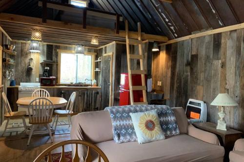 Lil’ Bunk House Barn - Suches Creek Retreat