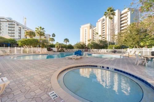 Modern Studio On I-drive: Parking + Pool Included - Orlando