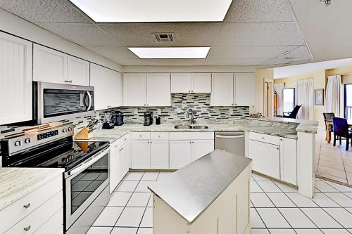 The Palms - Beachfront Corner Unit - 2 Pools Gym condo - image 6