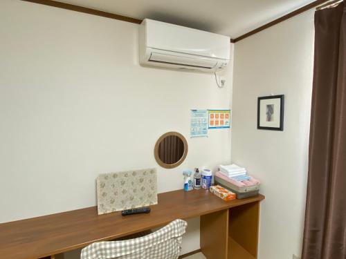 room detail thumbnail 2