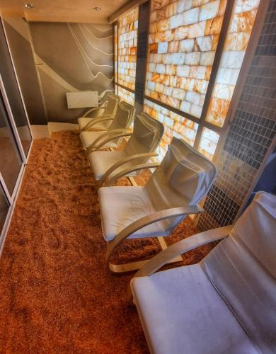 Balkan Hotel - image 8