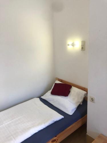 Hotel Pension Schmellergarten Room Type - Twin Room with Shared Toilet and Shower Hotel Pension Schmellergarten Room Type - Twin Room with Shared Toilet and Shower