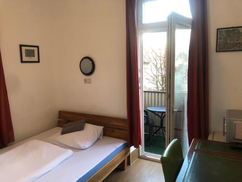 1 twin bed