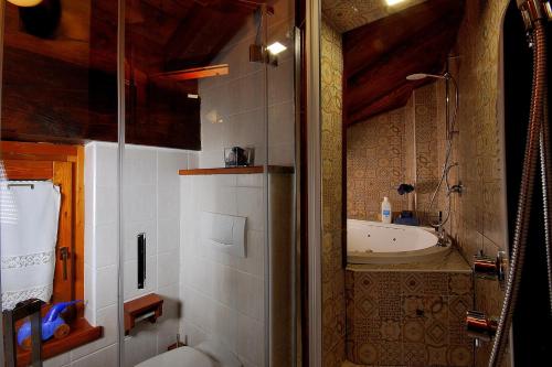 Deluxe Suite with Spa Bath