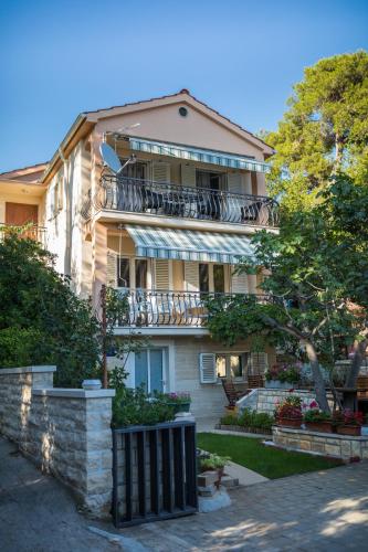  Apartments Zia in Petrčane