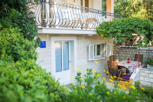  Apartments Zia in Petrčane