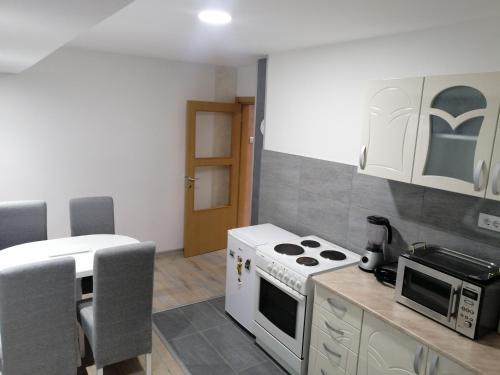 Apartmani Ajanovic - image 9