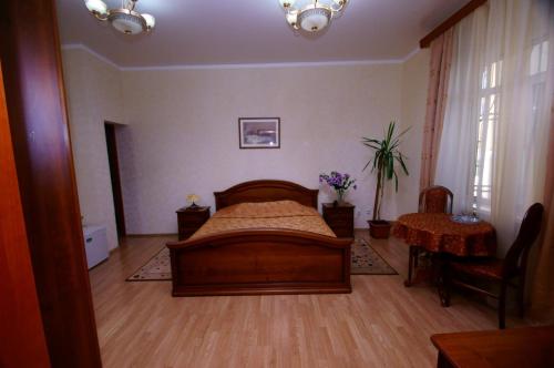 Lira Hotel