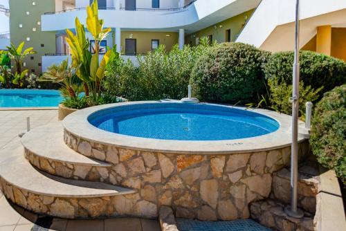One Bedroom Apartment in Albur Village 1L