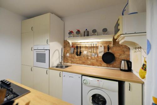 Melon-1, Murter, House for rest, Murter (Morter) (foto 7)