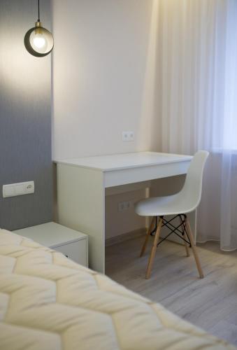 Lovely modern flat in town center - image 3