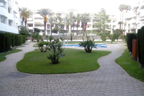  Bonito apartamento de 3 hab. con jardín in Roses