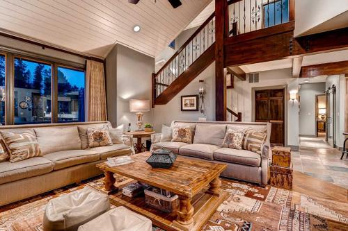 Boulder Ridge Haus - image 5