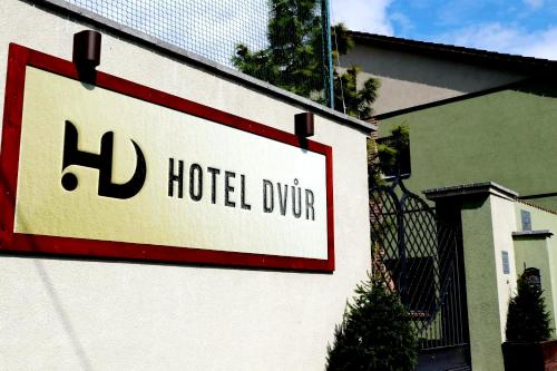 Hotel Dvůr