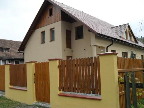 Sissepääs, Apartmany u Samuela in Oravsky Biely Potok