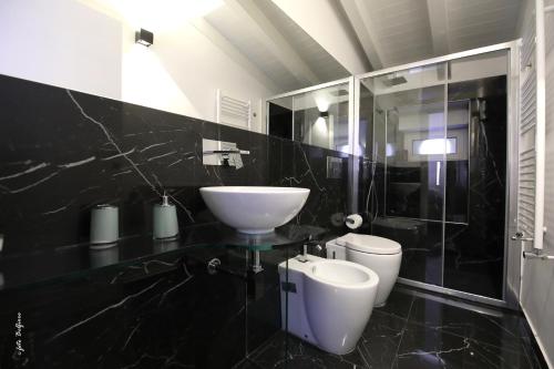 浴室, Anteros Luxury Suite in 蒙塔爾巴諾埃利科納