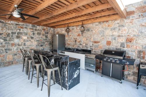 Luxury Villa Gina - Next to the beach amazing Sea View in Crete - image 3