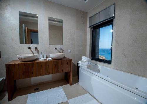 Luxury Villa Gina - Next to the beach amazing Sea View in Crete - image 9