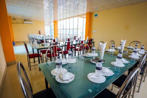 Restorāns, Grand Selim Resort & Tour – GSRT in Sreemangal Upazila