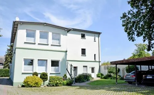Ferienwohnung Anne mit Sonnenterrasse in Altefähr, Deutschland