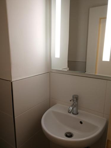 Central-Apt at Lake, CityCenter 5min, Fair 18min!!!, Nuremberg (photo 10)