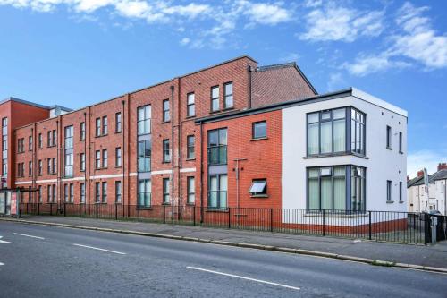 ทัศนียภาพภายนอกโรงแรม, Funky City Apartment - Secure Parking - WiFi - Sleeps 6 - No Parties in บอลลีมาคาร์เรต