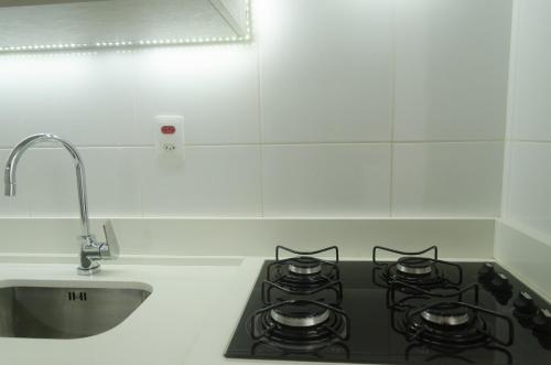 No CENTRO de Cascavel, atras do Ibis, confortavel e bom gosto