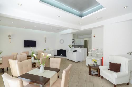Pub/Lounge, Adriani Hotel in Naxos Sziget