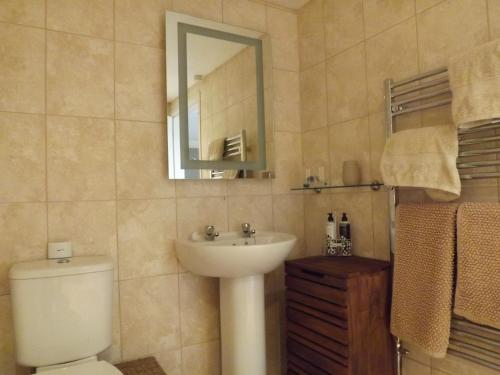 The Swallows Guest House – Llandysul