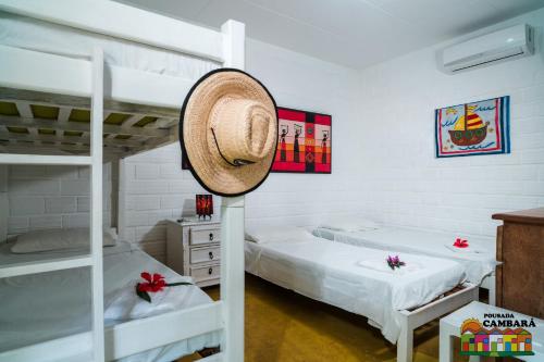 2 twin beds, 2 bunk beds