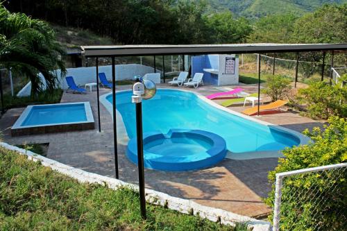 Peldbaseins, Girardot Cabañas - Balcón de Guabinal (Girardot Cabanas - Balcon de Guabinal) in El Brasil