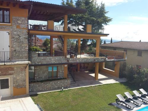 2 bedrooms, 3 beds
