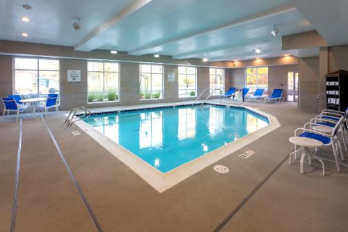 Holiday Inn Express & Suites - Seattle South - Tukwila an IHG Hotel - image 3